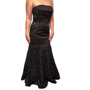 Gorgeous Beaded Lace Strapless Goth Mermaid Black Wedding Prom Gown Dress